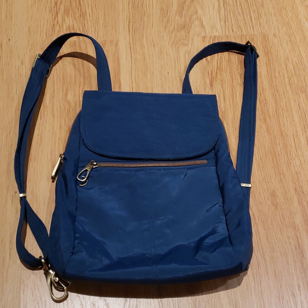 Travelon Anti-Theft Signature Backpack